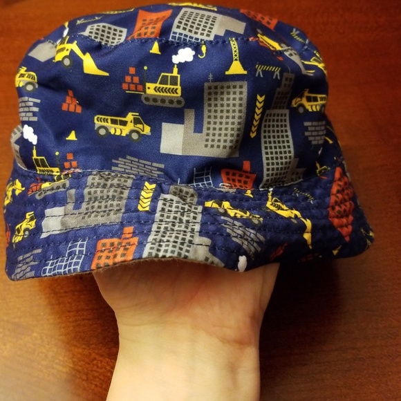 SOLD! Infant hat - Picture 4 of 4